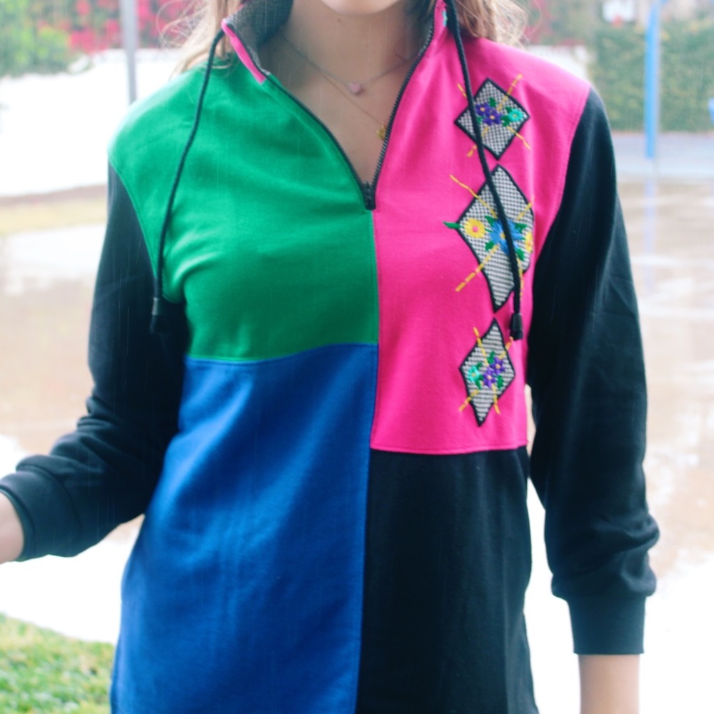 Colorblock embroidered pullover - Picture 2 of 4